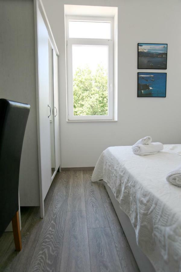 Guesthouse Vienna Baska Exteriér fotografie